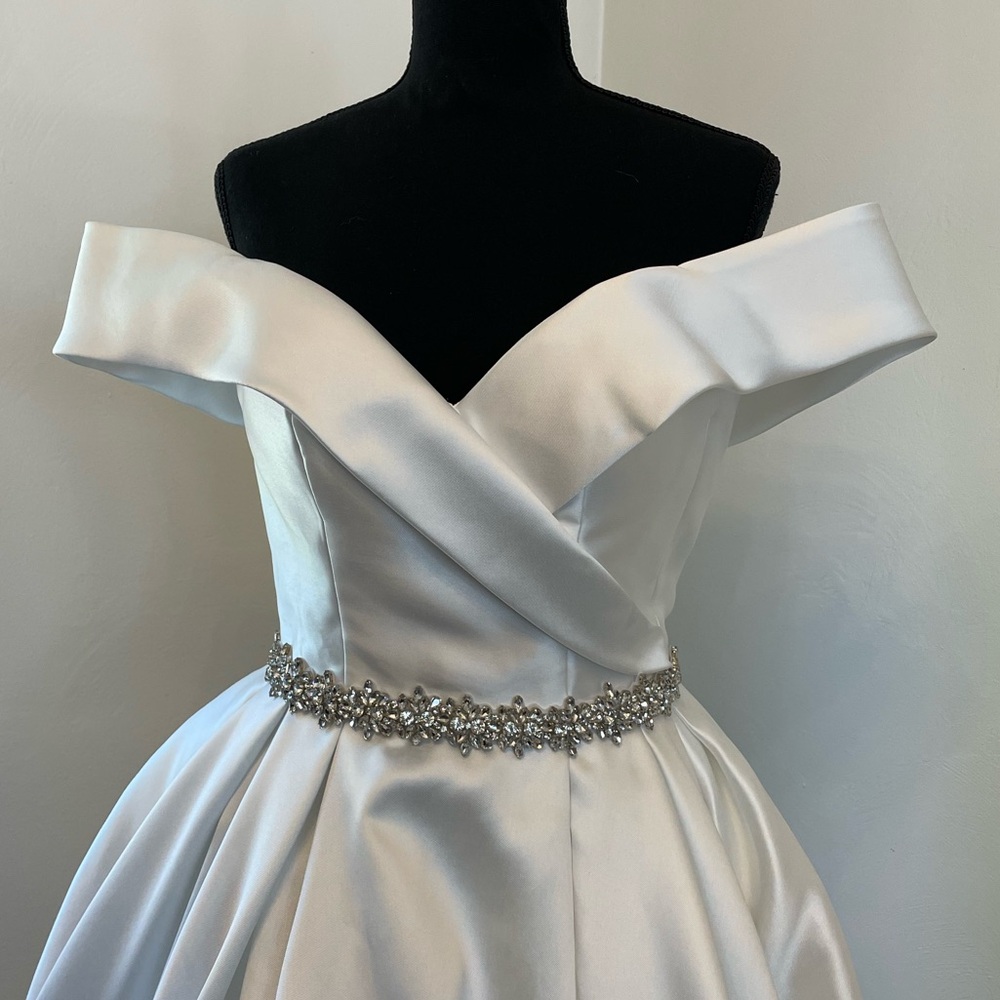Cocomelody Wedding Gown-A-Line Court Train Mikado Wedding Dress